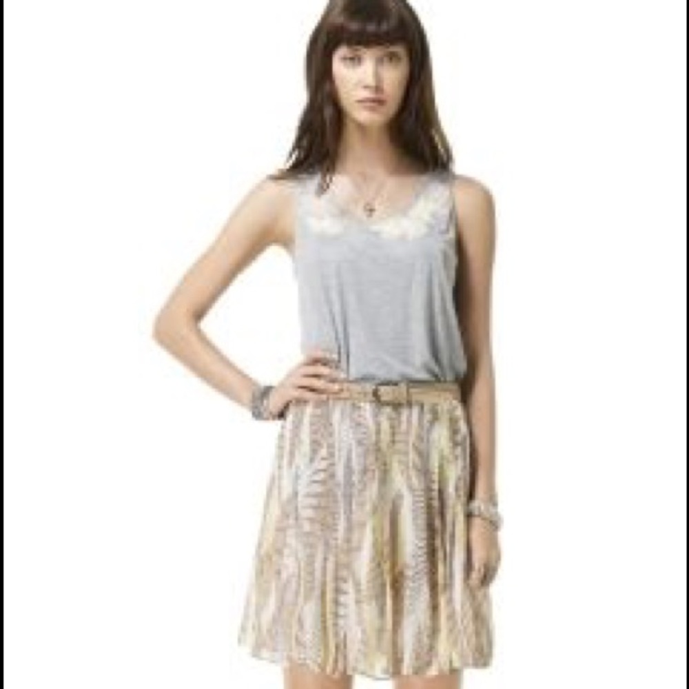 Club Monaco bailey feather skirt “6”